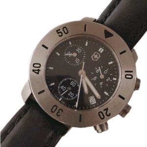 Victorinox V7-15 Women's Chronograph Watch (New Battery).